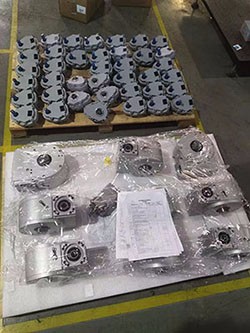 半導體專用減速機，蝸輪減速機，蝸桿減速機，減速機廠家，芯片設備專用減速機，翻轉機構減速機，定制款減速機2.jpg